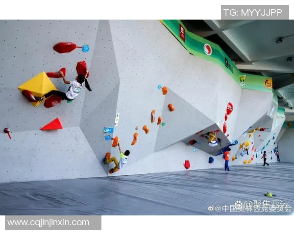重庆攀岩队实力引发热议赛场表现与训练成果的真实对比 重庆攀岩队实力引发热议赛场表现与训练成果的真实对比